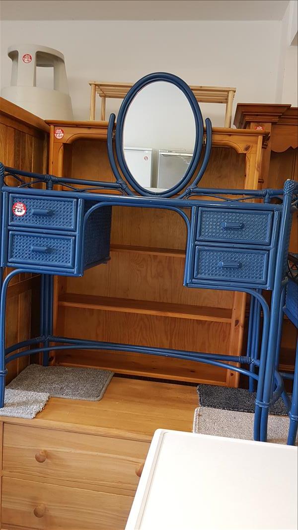 Attached Mirror 4 Drawers 