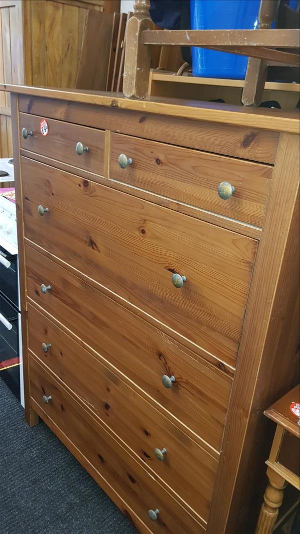 Good Condition 4 large Drawers 2 Small 